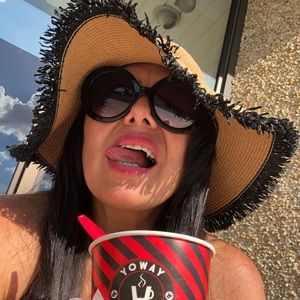 Meet your Posher, Norma